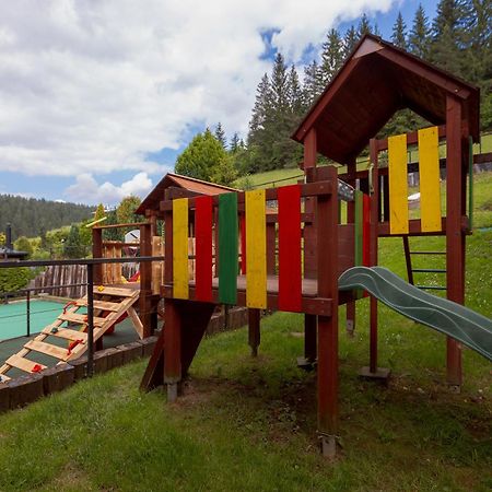 Wellness Rezort Janosikov Dvor Zázrivá Exterior foto